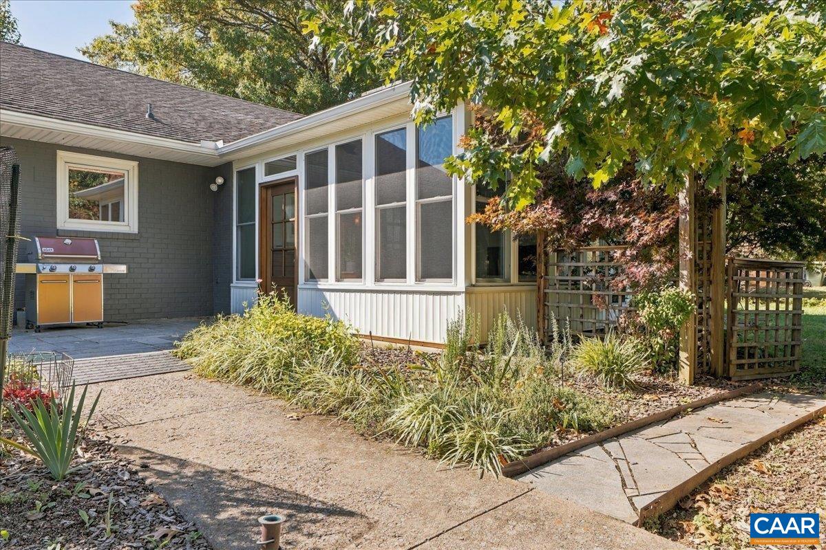 303 RAINBOW DR, STAUNTON, Virginia 24401, 3 Bedrooms Bedrooms, ,2 BathroomsBathrooms,Residential,Updated Rainbow Rancher,303 RAINBOW DR,682841 MLS # 682841 303 RAINBOW DR, STAUNTON, Virginia 24401, 3 Bedrooms Bedrooms, ,2 BathroomsBathrooms,Residential,Updated Rainbow Rancher,303 RAINBOW DR,682841 MLS # 682841