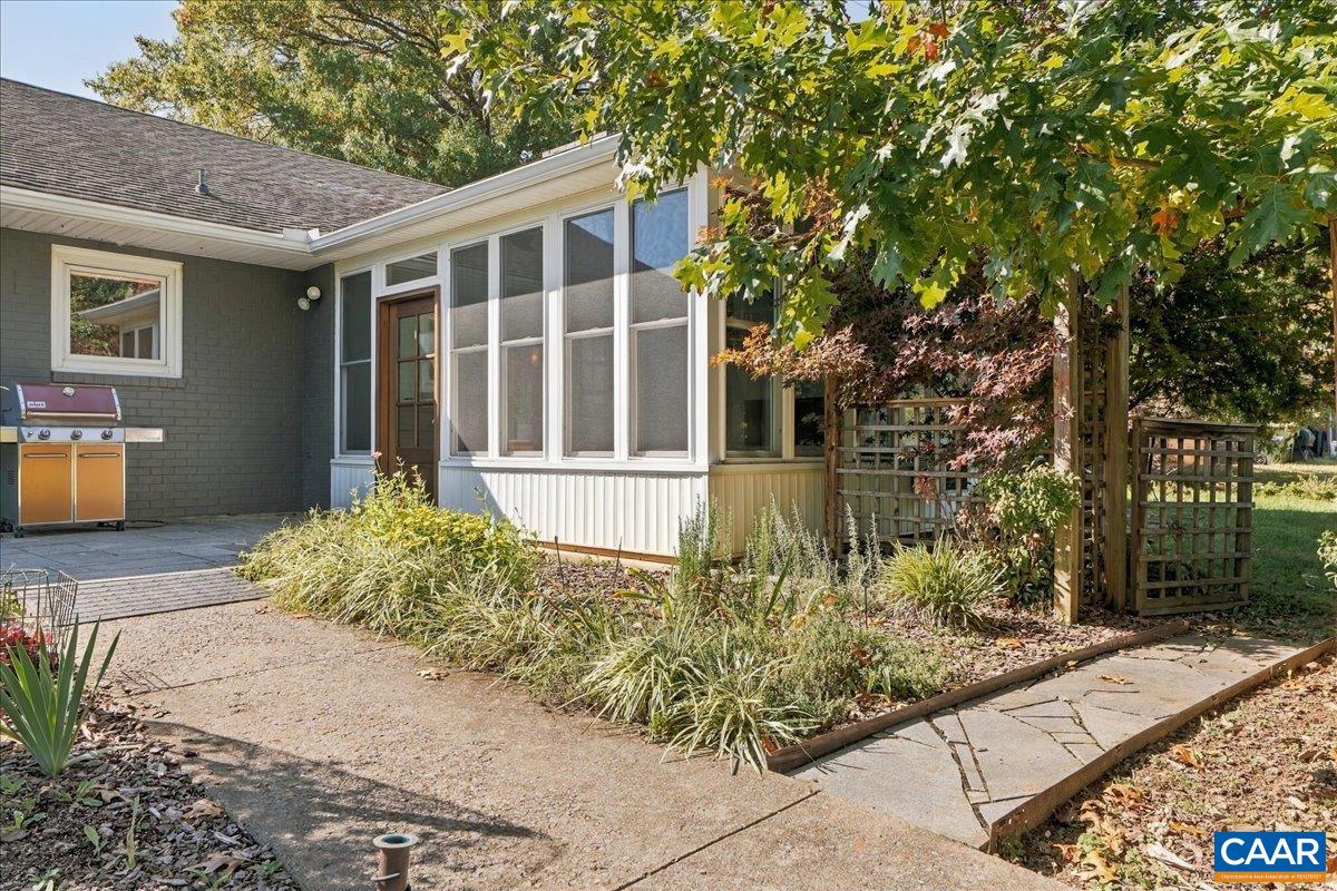 303 RAINBOW DR, STAUNTON, Virginia 24401, 3 Bedrooms Bedrooms, ,2 BathroomsBathrooms,Residential,Updated Rainbow Rancher,303 RAINBOW DR,682841 MLS # 682841 303 RAINBOW DR, STAUNTON, Virginia 24401, 3 Bedrooms Bedrooms, ,2 BathroomsBathrooms,Residential,Updated Rainbow Rancher,303 RAINBOW DR,682841 MLS # 682841
