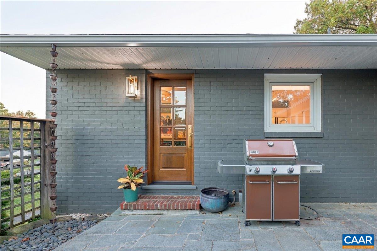 303 RAINBOW DR, STAUNTON, Virginia 24401, 3 Bedrooms Bedrooms, ,2 BathroomsBathrooms,Residential,Updated Rainbow Rancher,303 RAINBOW DR,682841 MLS # 682841 303 RAINBOW DR, STAUNTON, Virginia 24401, 3 Bedrooms Bedrooms, ,2 BathroomsBathrooms,Residential,Updated Rainbow Rancher,303 RAINBOW DR,682841 MLS # 682841