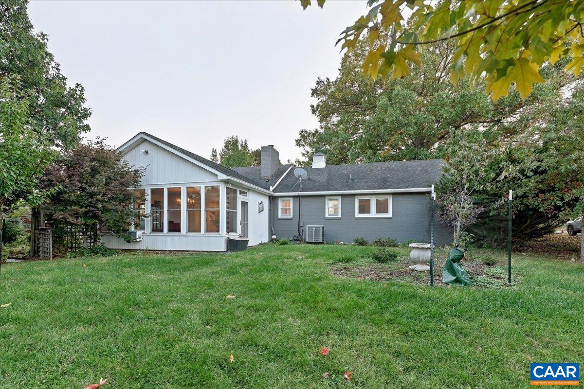 303 RAINBOW DR, STAUNTON, Virginia 24401, 3 Bedrooms Bedrooms, ,2 BathroomsBathrooms,Residential,Updated Rainbow Rancher,303 RAINBOW DR,682841 MLS # 682841 303 RAINBOW DR, STAUNTON, Virginia 24401, 3 Bedrooms Bedrooms, ,2 BathroomsBathrooms,Residential,Updated Rainbow Rancher,303 RAINBOW DR,682841 MLS # 682841