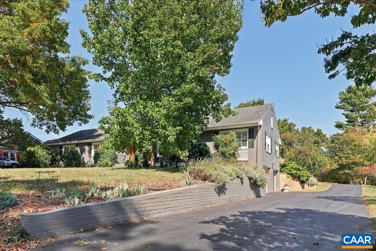 303 RAINBOW DR, STAUNTON, Virginia 24401, 3 Bedrooms Bedrooms, ,2 BathroomsBathrooms,Residential,Updated Rainbow Rancher,303 RAINBOW DR,682841 MLS # 682841 303 RAINBOW DR, STAUNTON, Virginia 24401, 3 Bedrooms Bedrooms, ,2 BathroomsBathrooms,Residential,Updated Rainbow Rancher,303 RAINBOW DR,682841 MLS # 682841