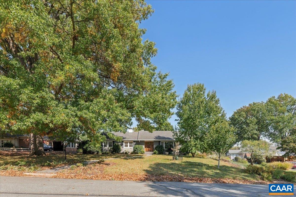 303 RAINBOW DR, STAUNTON, Virginia 24401, 3 Bedrooms Bedrooms, ,2 BathroomsBathrooms,Residential,Updated Rainbow Rancher,303 RAINBOW DR,682841 MLS # 682841 303 RAINBOW DR, STAUNTON, Virginia 24401, 3 Bedrooms Bedrooms, ,2 BathroomsBathrooms,Residential,Updated Rainbow Rancher,303 RAINBOW DR,682841 MLS # 682841