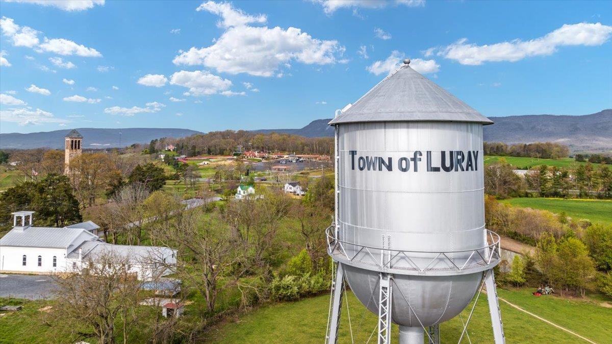 1401 YAGERS RD, LURAY, Virginia 22835, 3 Bedrooms Bedrooms, ,3 BathroomsBathrooms,Residential,1401 YAGERS RD,682873 MLS # 682873 1401 YAGERS RD, LURAY, Virginia 22835, 3 Bedrooms Bedrooms, ,3 BathroomsBathrooms,Residential,1401 YAGERS RD,682873 MLS # 682873