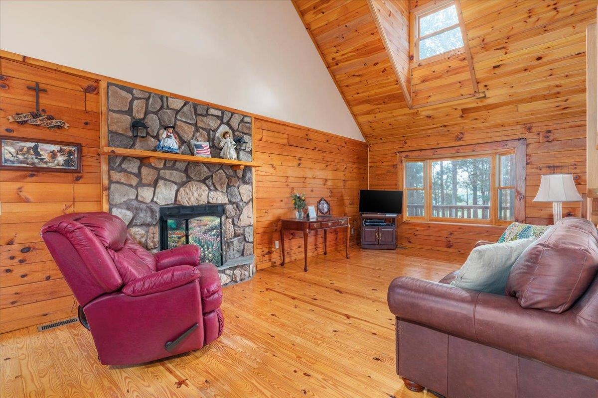 1401 YAGERS RD, LURAY, Virginia 22835, 3 Bedrooms Bedrooms, ,3 BathroomsBathrooms,Residential,1401 YAGERS RD,682873 MLS # 682873 1401 YAGERS RD, LURAY, Virginia 22835, 3 Bedrooms Bedrooms, ,3 BathroomsBathrooms,Residential,1401 YAGERS RD,682873 MLS # 682873