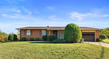 2220 DOMINION DR, CHARLOTTESVILLE, Virginia 22901, 4 Bedrooms Bedrooms, ,2 BathroomsBathrooms,Residential,2220 DOMINION DR,682994 MLS # 682994