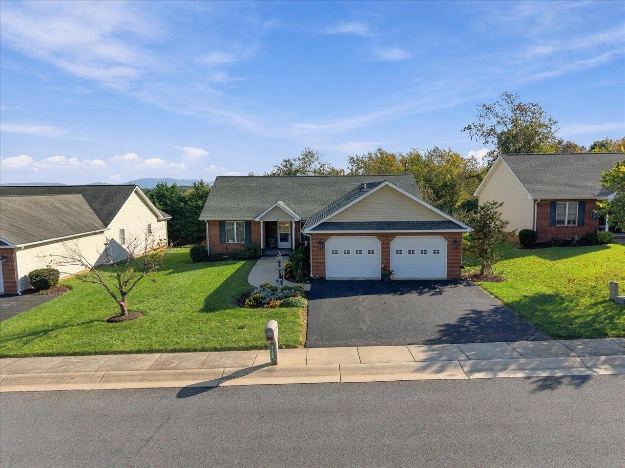 129 RED OAK DR, STAUNTON, Virginia 24401, 3 Bedrooms Bedrooms, ,2 BathroomsBathrooms,Residential,129 RED OAK DR,683001 MLS # 683001 129 RED OAK DR, STAUNTON, Virginia 24401, 3 Bedrooms Bedrooms, ,2 BathroomsBathrooms,Residential,129 RED OAK DR,683001 MLS # 683001