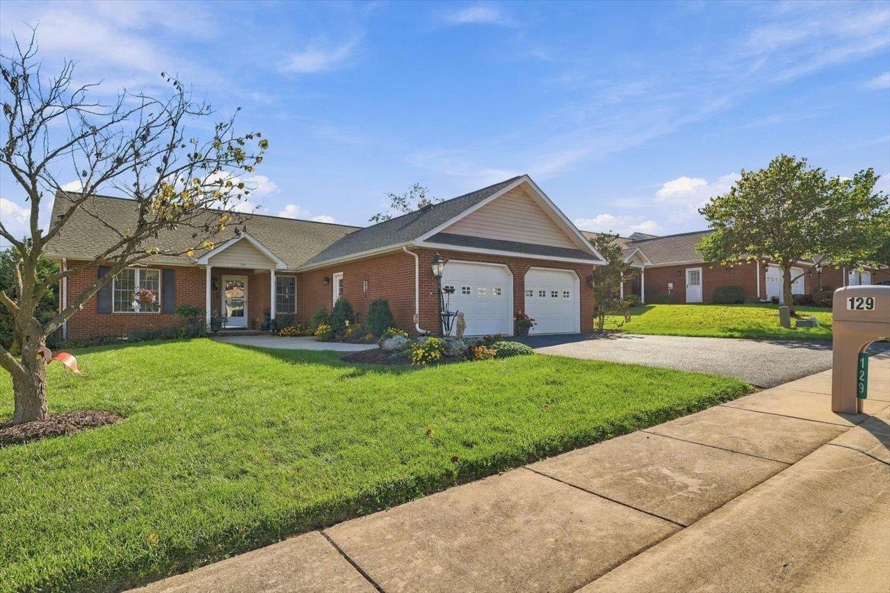 129 RED OAK DR, STAUNTON, Virginia 24401, 3 Bedrooms Bedrooms, ,2 BathroomsBathrooms,Residential,129 RED OAK DR,683001 MLS # 683001 129 RED OAK DR, STAUNTON, Virginia 24401, 3 Bedrooms Bedrooms, ,2 BathroomsBathrooms,Residential,129 RED OAK DR,683001 MLS # 683001