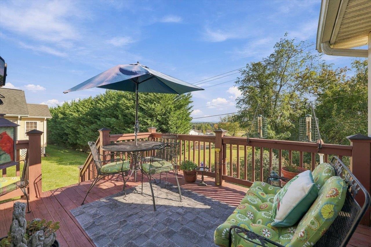 129 RED OAK DR, STAUNTON, Virginia 24401, 3 Bedrooms Bedrooms, ,2 BathroomsBathrooms,Residential,129 RED OAK DR,683001 MLS # 683001 129 RED OAK DR, STAUNTON, Virginia 24401, 3 Bedrooms Bedrooms, ,2 BathroomsBathrooms,Residential,129 RED OAK DR,683001 MLS # 683001