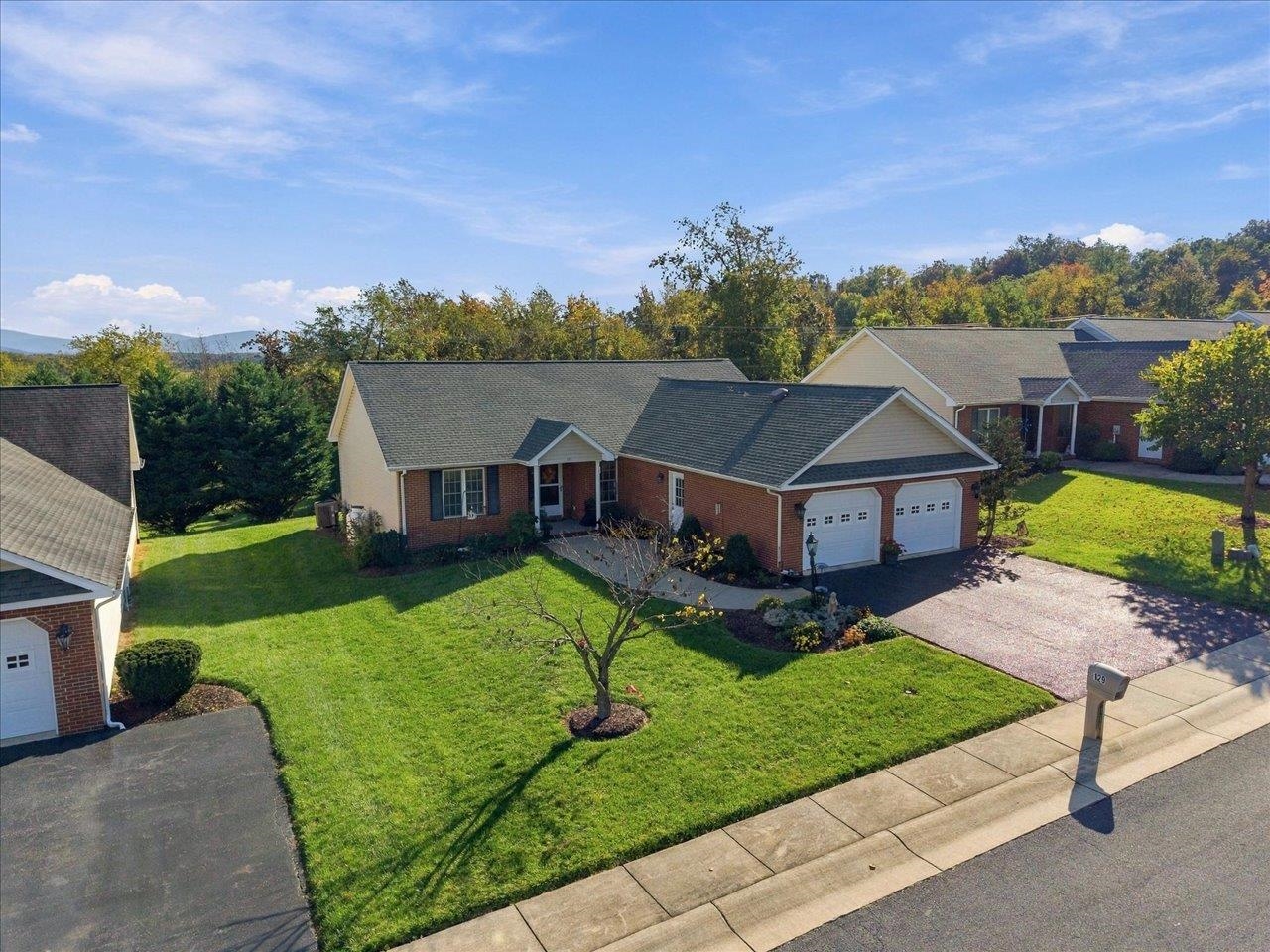 129 RED OAK DR, STAUNTON, Virginia 24401, 3 Bedrooms Bedrooms, ,2 BathroomsBathrooms,Residential,129 RED OAK DR,683001 MLS # 683001 129 RED OAK DR, STAUNTON, Virginia 24401, 3 Bedrooms Bedrooms, ,2 BathroomsBathrooms,Residential,129 RED OAK DR,683001 MLS # 683001