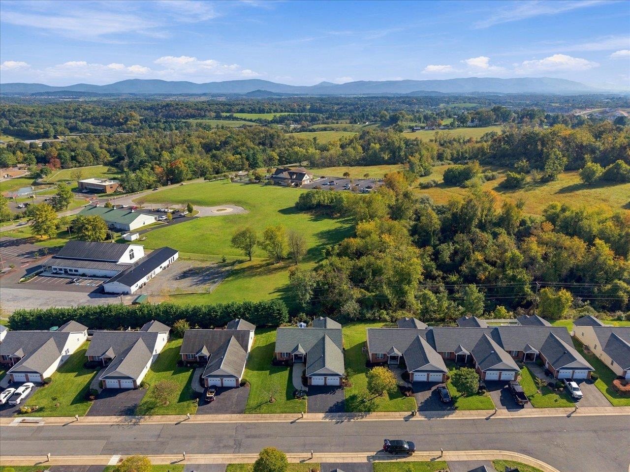 129 RED OAK DR, STAUNTON, Virginia 24401, 3 Bedrooms Bedrooms, ,2 BathroomsBathrooms,Residential,129 RED OAK DR,683001 MLS # 683001 129 RED OAK DR, STAUNTON, Virginia 24401, 3 Bedrooms Bedrooms, ,2 BathroomsBathrooms,Residential,129 RED OAK DR,683001 MLS # 683001