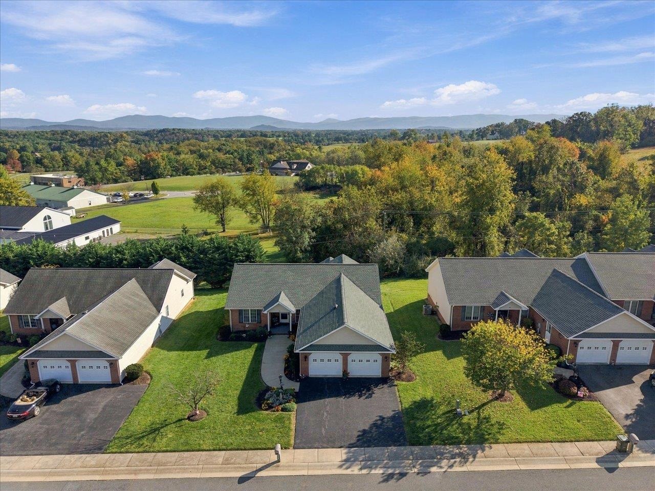 129 RED OAK DR, STAUNTON, Virginia 24401, 3 Bedrooms Bedrooms, ,2 BathroomsBathrooms,Residential,129 RED OAK DR,683001 MLS # 683001 129 RED OAK DR, STAUNTON, Virginia 24401, 3 Bedrooms Bedrooms, ,2 BathroomsBathrooms,Residential,129 RED OAK DR,683001 MLS # 683001