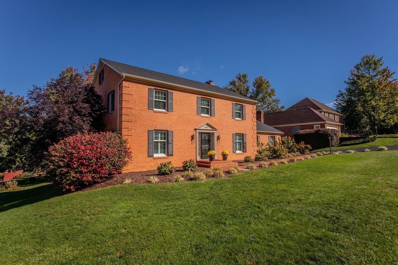 247 DIVOT DR, HARRISONBURG, Virginia 22801, 4 Bedrooms Bedrooms, ,4 BathroomsBathrooms,Residential,247 DIVOT DR,683002 MLS # 683002 247 DIVOT DR, HARRISONBURG, Virginia 22801, 4 Bedrooms Bedrooms, ,4 BathroomsBathrooms,Residential,247 DIVOT DR,683002 MLS # 683002