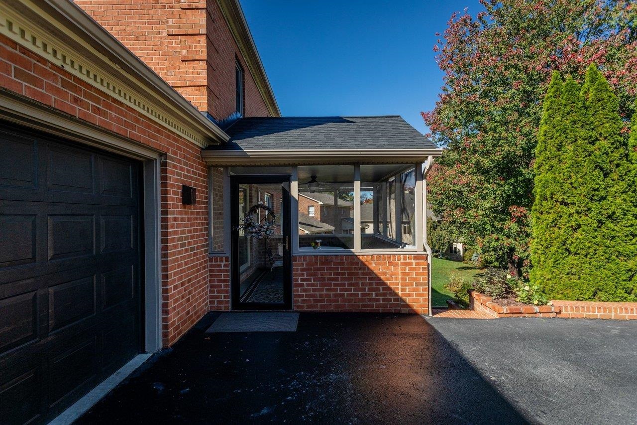 247 DIVOT DR, HARRISONBURG, Virginia 22801, 4 Bedrooms Bedrooms, ,4 BathroomsBathrooms,Residential,247 DIVOT DR,683002 MLS # 683002 247 DIVOT DR, HARRISONBURG, Virginia 22801, 4 Bedrooms Bedrooms, ,4 BathroomsBathrooms,Residential,247 DIVOT DR,683002 MLS # 683002