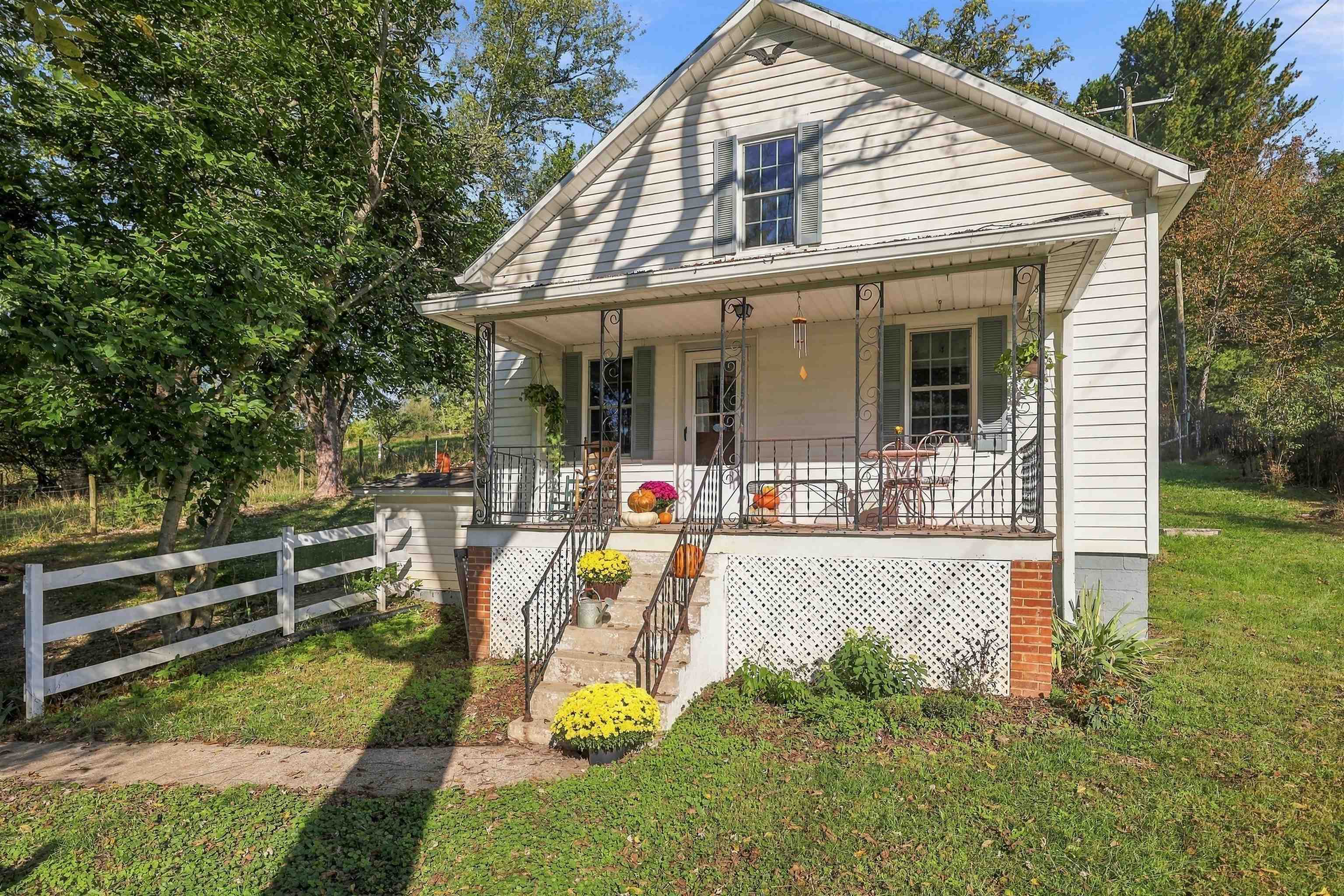 229 PLEASANT VIEW RD, STAUNTON, Virginia 24401, 2 Bedrooms Bedrooms, ,1 BathroomBathrooms,Residential,229 PLEASANT VIEW RD,683005 MLS # 683005 229 PLEASANT VIEW RD, STAUNTON, Virginia 24401, 2 Bedrooms Bedrooms, ,1 BathroomBathrooms,Residential,229 PLEASANT VIEW RD,683005 MLS # 683005