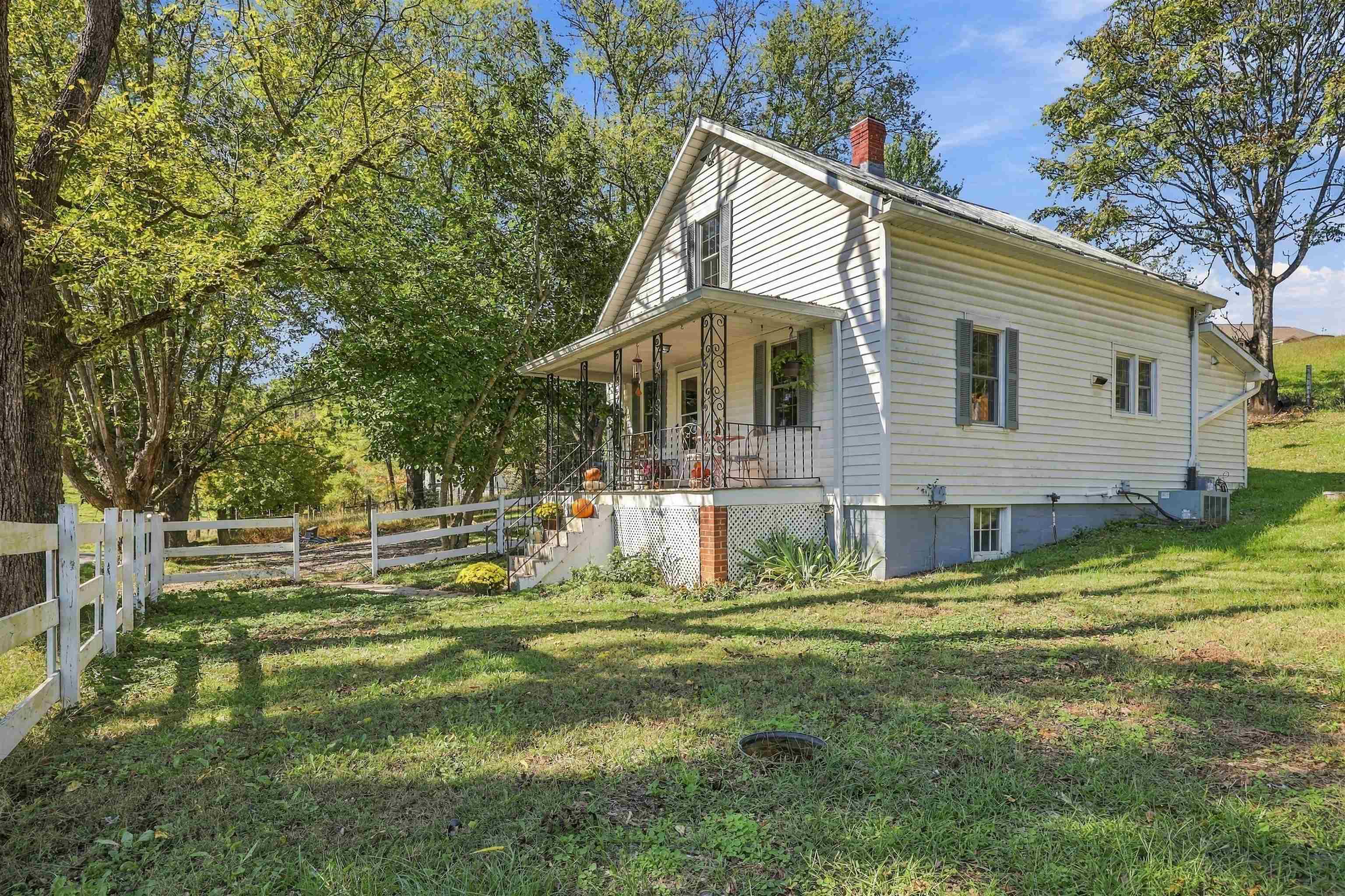 229 PLEASANT VIEW RD, STAUNTON, Virginia 24401, 2 Bedrooms Bedrooms, ,1 BathroomBathrooms,Residential,229 PLEASANT VIEW RD,683005 MLS # 683005 229 PLEASANT VIEW RD, STAUNTON, Virginia 24401, 2 Bedrooms Bedrooms, ,1 BathroomBathrooms,Residential,229 PLEASANT VIEW RD,683005 MLS # 683005