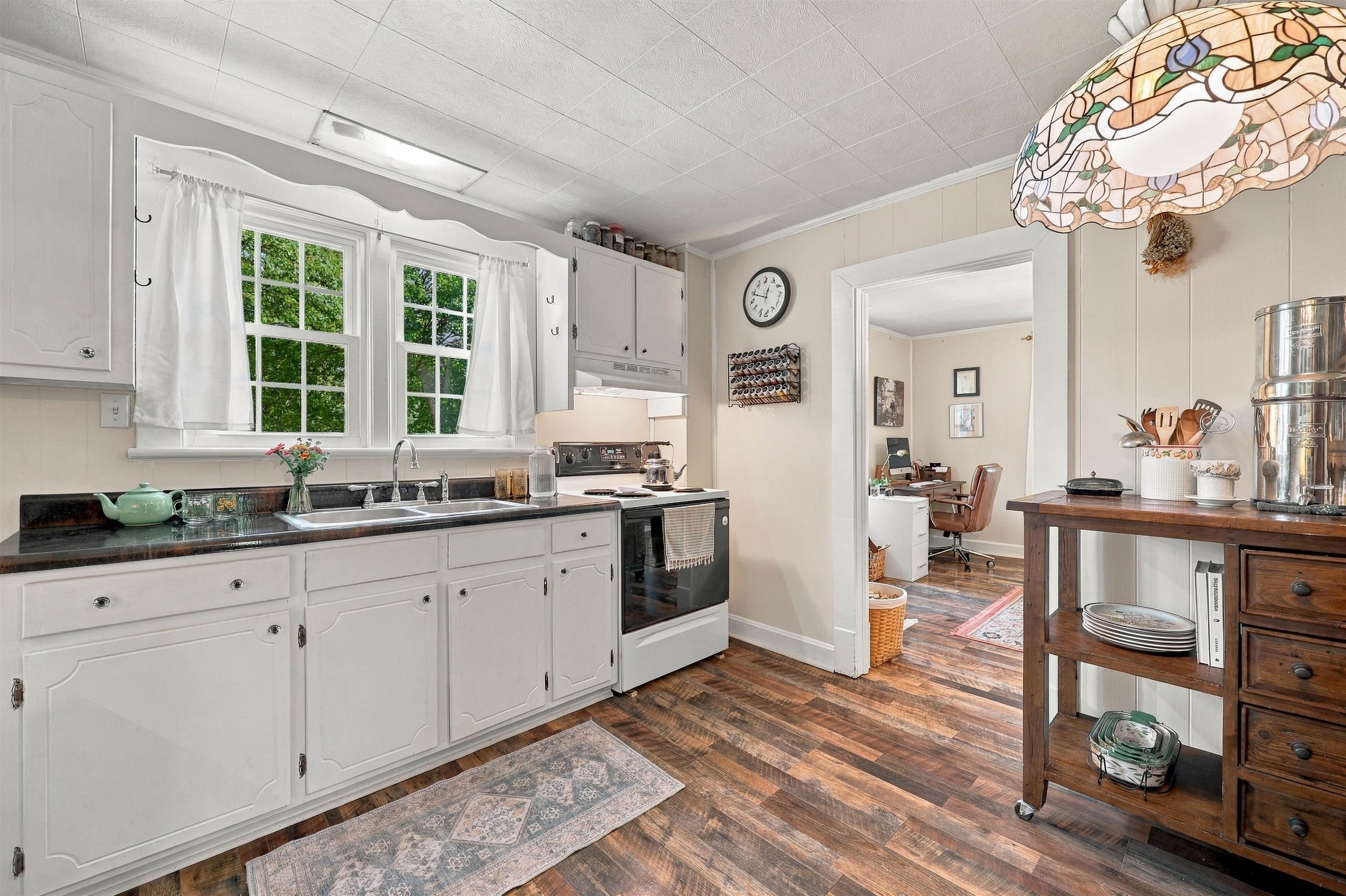 229 PLEASANT VIEW RD, STAUNTON, Virginia 24401, 2 Bedrooms Bedrooms, ,1 BathroomBathrooms,Residential,229 PLEASANT VIEW RD,683005 MLS # 683005 229 PLEASANT VIEW RD, STAUNTON, Virginia 24401, 2 Bedrooms Bedrooms, ,1 BathroomBathrooms,Residential,229 PLEASANT VIEW RD,683005 MLS # 683005