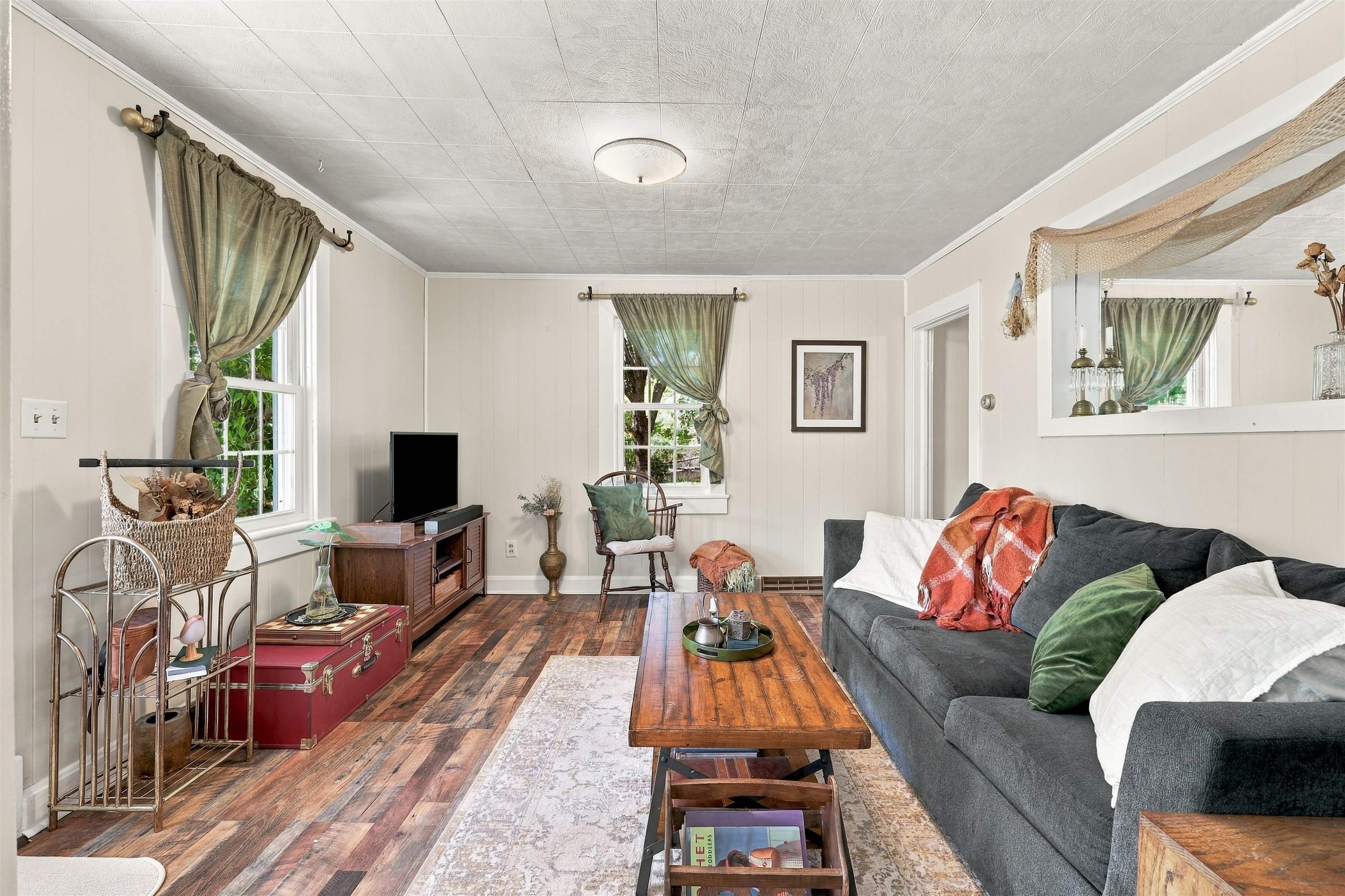 229 PLEASANT VIEW RD, STAUNTON, Virginia 24401, 2 Bedrooms Bedrooms, ,1 BathroomBathrooms,Residential,229 PLEASANT VIEW RD,683005 MLS # 683005 229 PLEASANT VIEW RD, STAUNTON, Virginia 24401, 2 Bedrooms Bedrooms, ,1 BathroomBathrooms,Residential,229 PLEASANT VIEW RD,683005 MLS # 683005