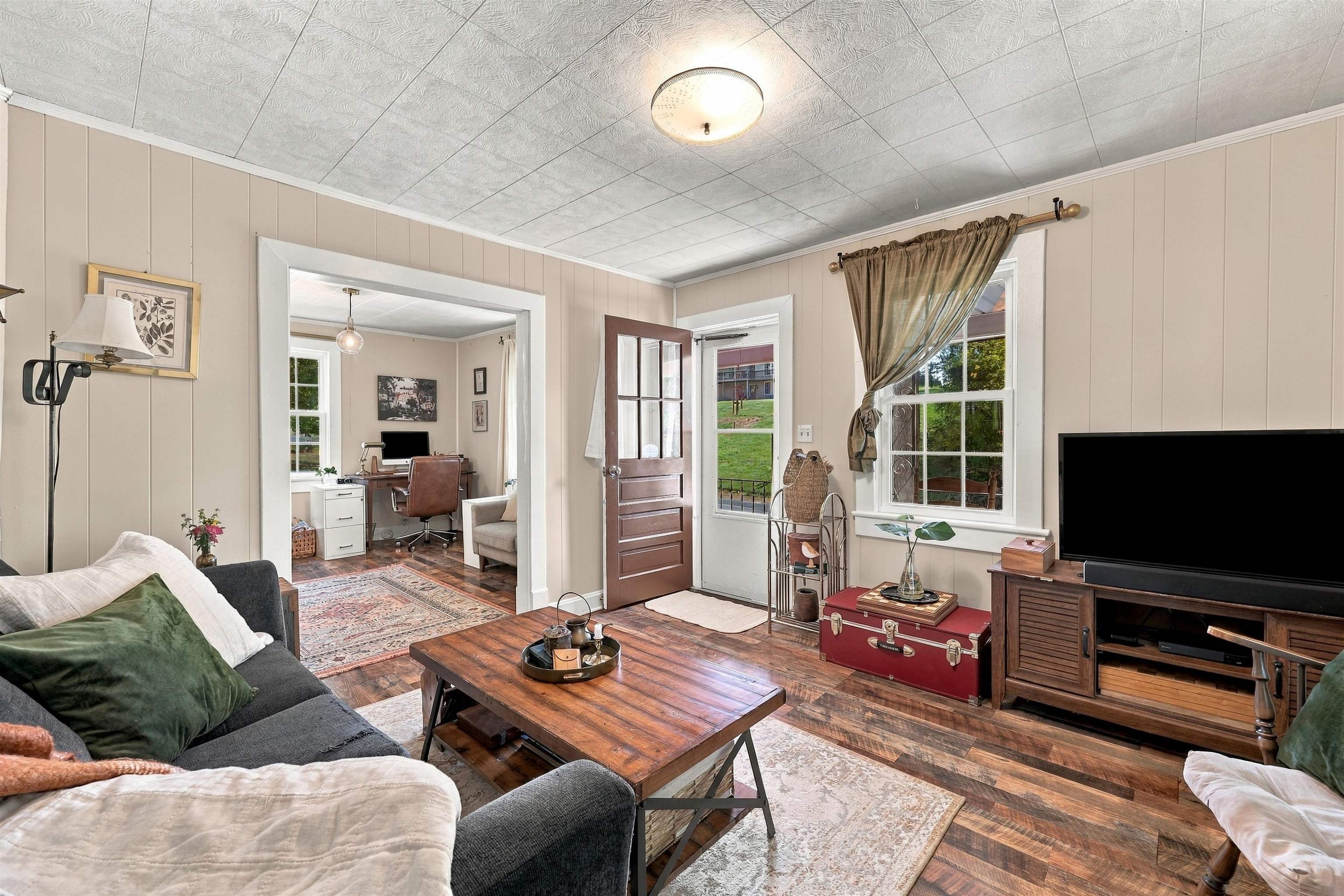 229 PLEASANT VIEW RD, STAUNTON, Virginia 24401, 2 Bedrooms Bedrooms, ,1 BathroomBathrooms,Residential,229 PLEASANT VIEW RD,683005 MLS # 683005 229 PLEASANT VIEW RD, STAUNTON, Virginia 24401, 2 Bedrooms Bedrooms, ,1 BathroomBathrooms,Residential,229 PLEASANT VIEW RD,683005 MLS # 683005