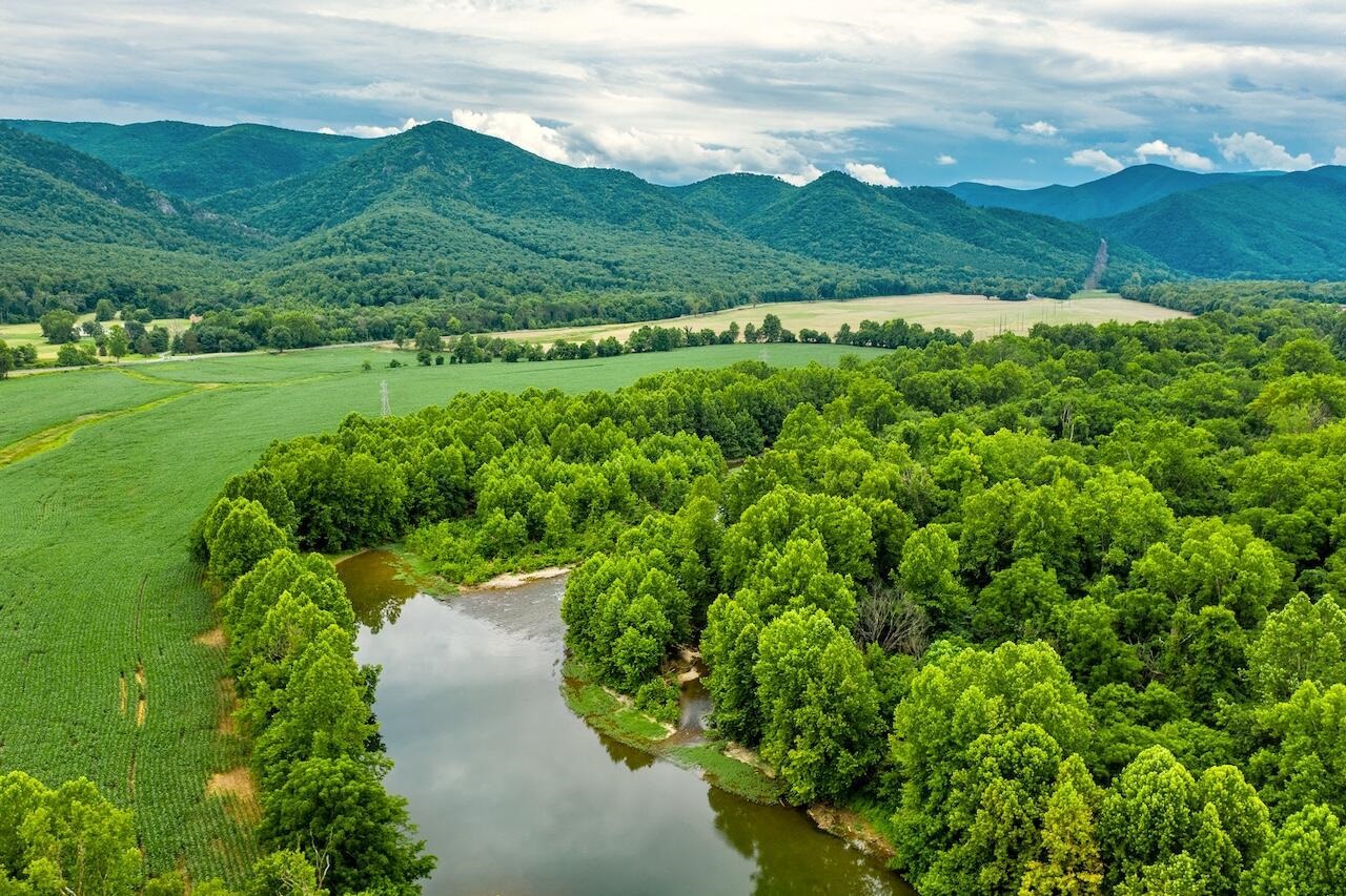 Maury River around Windsor Farm land on Right. Maury River around Windsor Farm land on Right.
