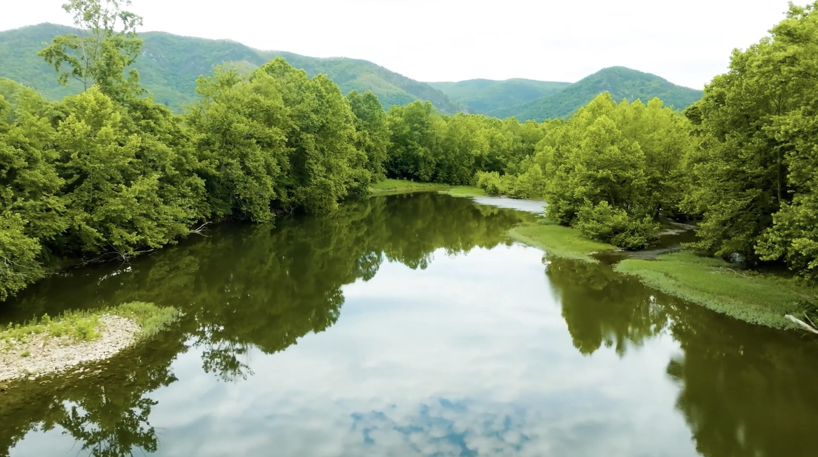 The Maury River cuts diagonally across the entire of Rockbridge County. The Maury River cuts diagonally across the entire of Rockbridge County.