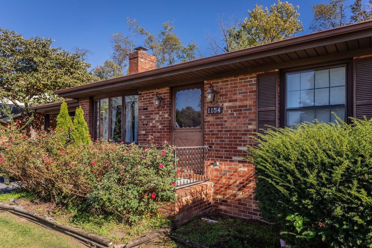 1154 STUART ST, HARRISONBURG, Virginia 22802, 3 Bedrooms Bedrooms, ,1 BathroomBathrooms,Residential,1154 STUART ST,682856 MLS # 682856 1154 STUART ST, HARRISONBURG, Virginia 22802, 3 Bedrooms Bedrooms, ,1 BathroomBathrooms,Residential,1154 STUART ST,682856 MLS # 682856