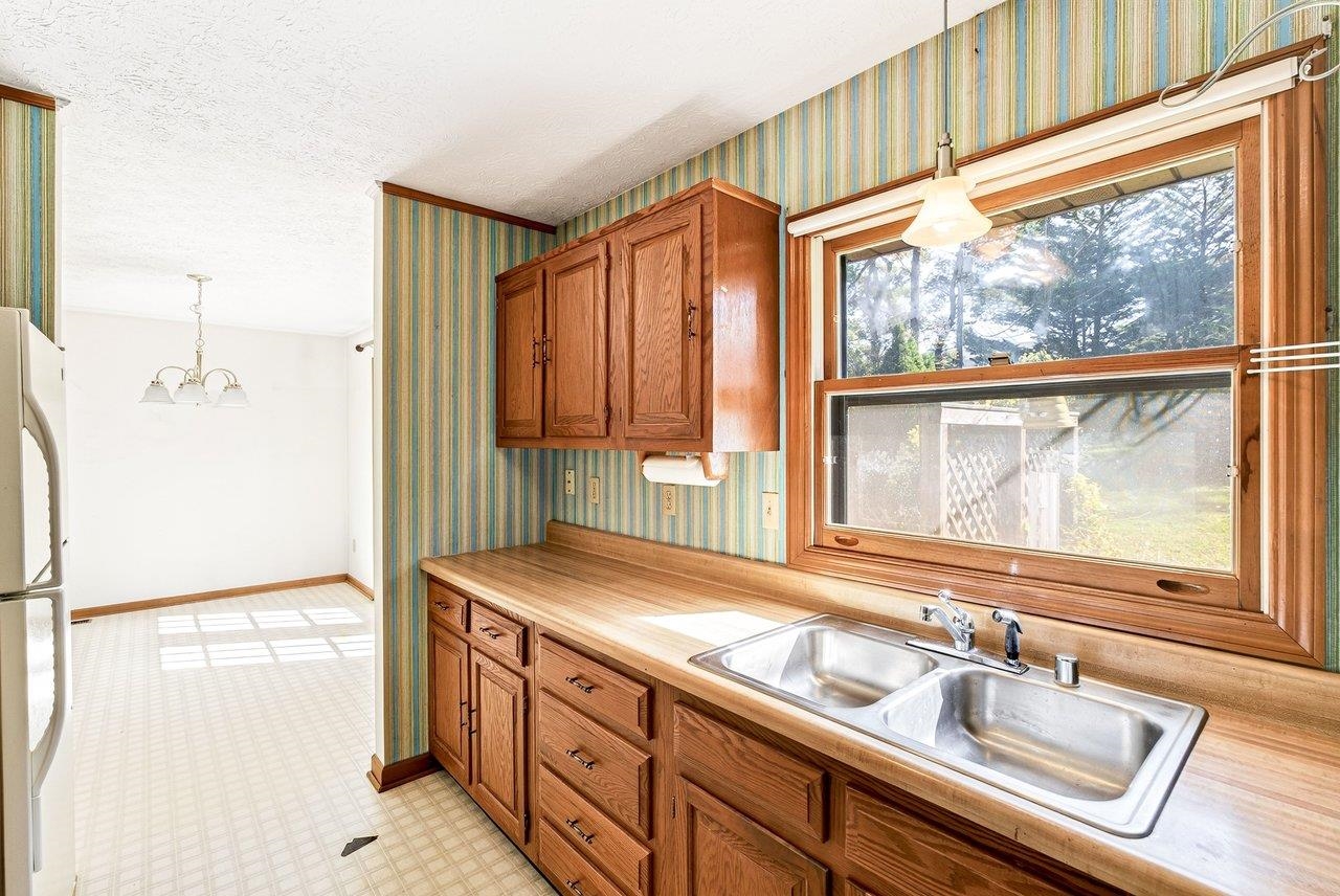 1154 STUART ST, HARRISONBURG, Virginia 22802, 3 Bedrooms Bedrooms, ,1 BathroomBathrooms,Residential,1154 STUART ST,682856 MLS # 682856 1154 STUART ST, HARRISONBURG, Virginia 22802, 3 Bedrooms Bedrooms, ,1 BathroomBathrooms,Residential,1154 STUART ST,682856 MLS # 682856