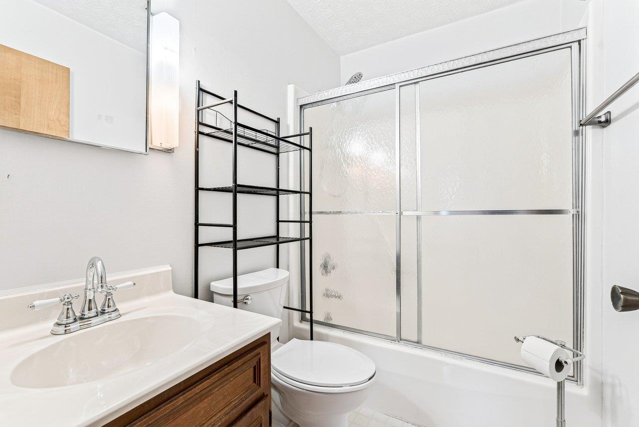 1154 STUART ST, HARRISONBURG, Virginia 22802, 3 Bedrooms Bedrooms, ,1 BathroomBathrooms,Residential,1154 STUART ST,682856 MLS # 682856 1154 STUART ST, HARRISONBURG, Virginia 22802, 3 Bedrooms Bedrooms, ,1 BathroomBathrooms,Residential,1154 STUART ST,682856 MLS # 682856