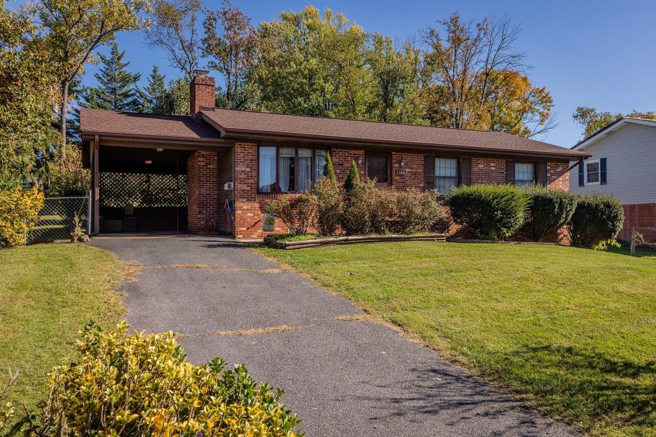 1154 STUART ST, HARRISONBURG, Virginia 22802, 3 Bedrooms Bedrooms, ,1 BathroomBathrooms,Residential,1154 STUART ST,682856 MLS # 682856 1154 STUART ST, HARRISONBURG, Virginia 22802, 3 Bedrooms Bedrooms, ,1 BathroomBathrooms,Residential,1154 STUART ST,682856 MLS # 682856