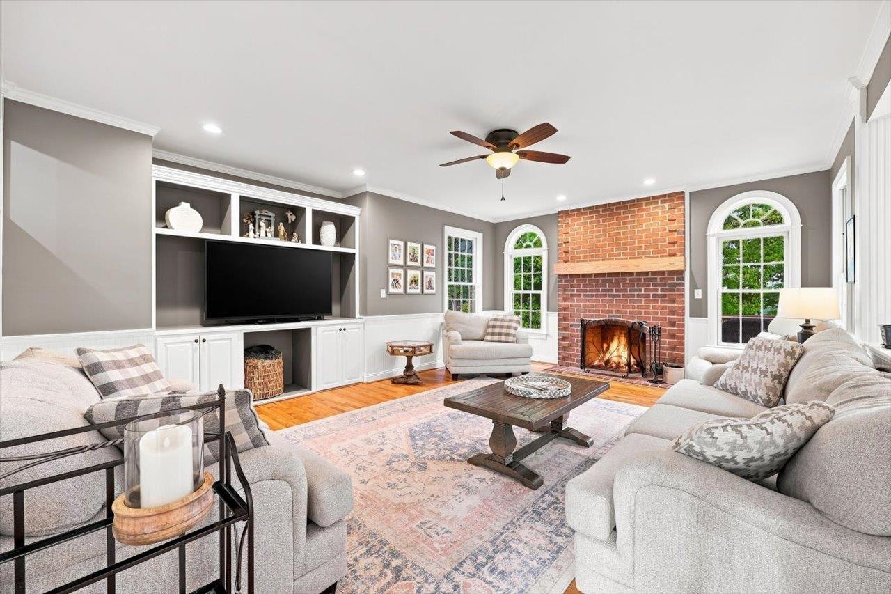 319 PARKINS LN, VERONA, Virginia 24482, 5 Bedrooms Bedrooms, ,3 BathroomsBathrooms,Residential,319 PARKINS LN,683012 MLS # 683012 319 PARKINS LN, VERONA, Virginia 24482, 5 Bedrooms Bedrooms, ,3 BathroomsBathrooms,Residential,319 PARKINS LN,683012 MLS # 683012