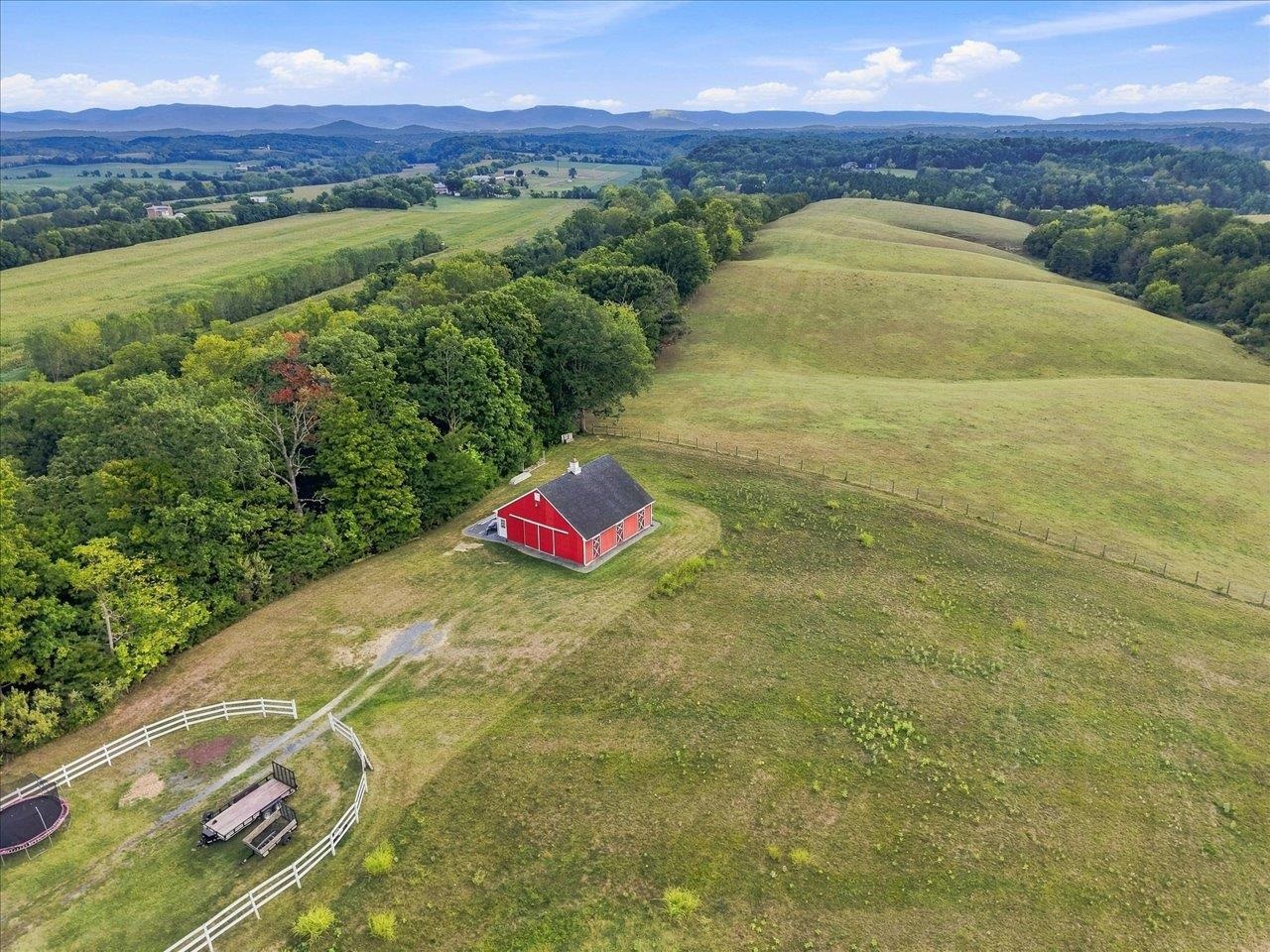 319 PARKINS LN, VERONA, Virginia 24482, 5 Bedrooms Bedrooms, ,3 BathroomsBathrooms,Residential,319 PARKINS LN,683012 MLS # 683012 319 PARKINS LN, VERONA, Virginia 24482, 5 Bedrooms Bedrooms, ,3 BathroomsBathrooms,Residential,319 PARKINS LN,683012 MLS # 683012