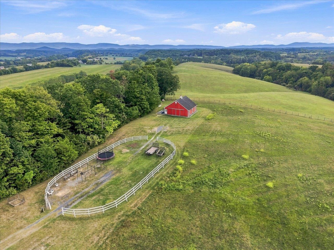 319 PARKINS LN, VERONA, Virginia 24482, 5 Bedrooms Bedrooms, ,3 BathroomsBathrooms,Residential,319 PARKINS LN,683012 MLS # 683012 319 PARKINS LN, VERONA, Virginia 24482, 5 Bedrooms Bedrooms, ,3 BathroomsBathrooms,Residential,319 PARKINS LN,683012 MLS # 683012