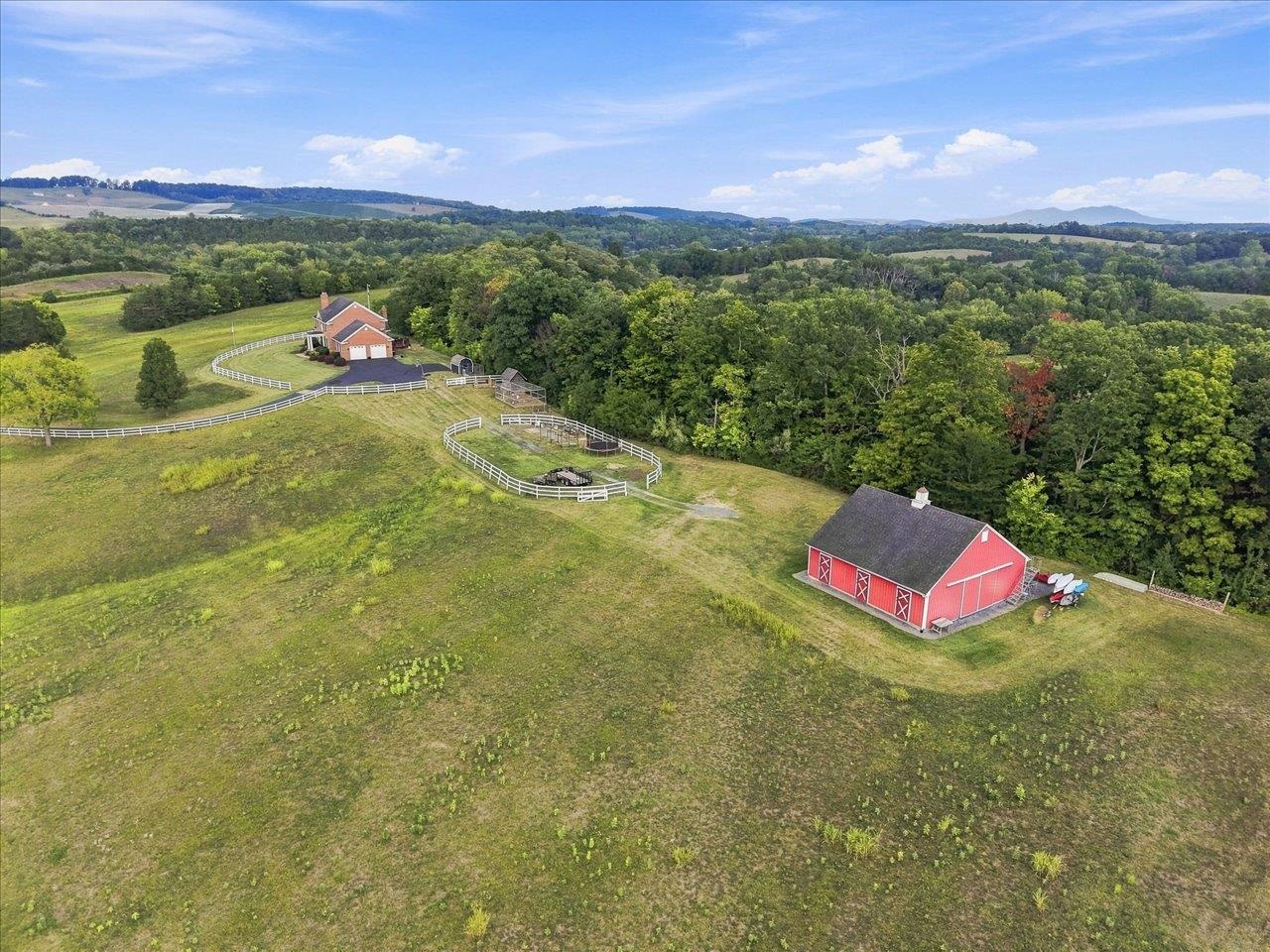 319 PARKINS LN, VERONA, Virginia 24482, 5 Bedrooms Bedrooms, ,3 BathroomsBathrooms,Residential,319 PARKINS LN,683012 MLS # 683012 319 PARKINS LN, VERONA, Virginia 24482, 5 Bedrooms Bedrooms, ,3 BathroomsBathrooms,Residential,319 PARKINS LN,683012 MLS # 683012