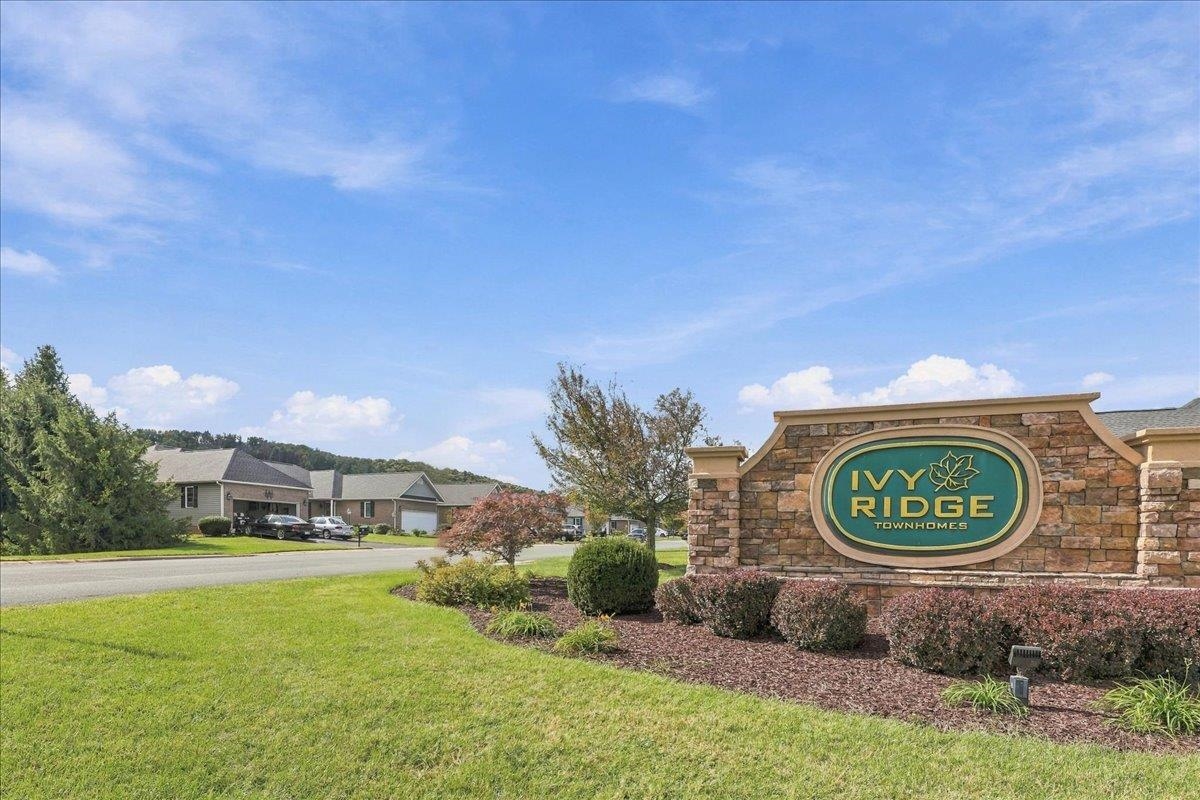 19 SAINT IVES DR, FISHERSVILLE, Virginia 22939, 2 Bedrooms Bedrooms, ,2 BathroomsBathrooms,Residential,Ivy Ridge Townhomes,19 SAINT IVES DR,683017 MLS # 683017 19 SAINT IVES DR, FISHERSVILLE, Virginia 22939, 2 Bedrooms Bedrooms, ,2 BathroomsBathrooms,Residential,Ivy Ridge Townhomes,19 SAINT IVES DR,683017 MLS # 683017