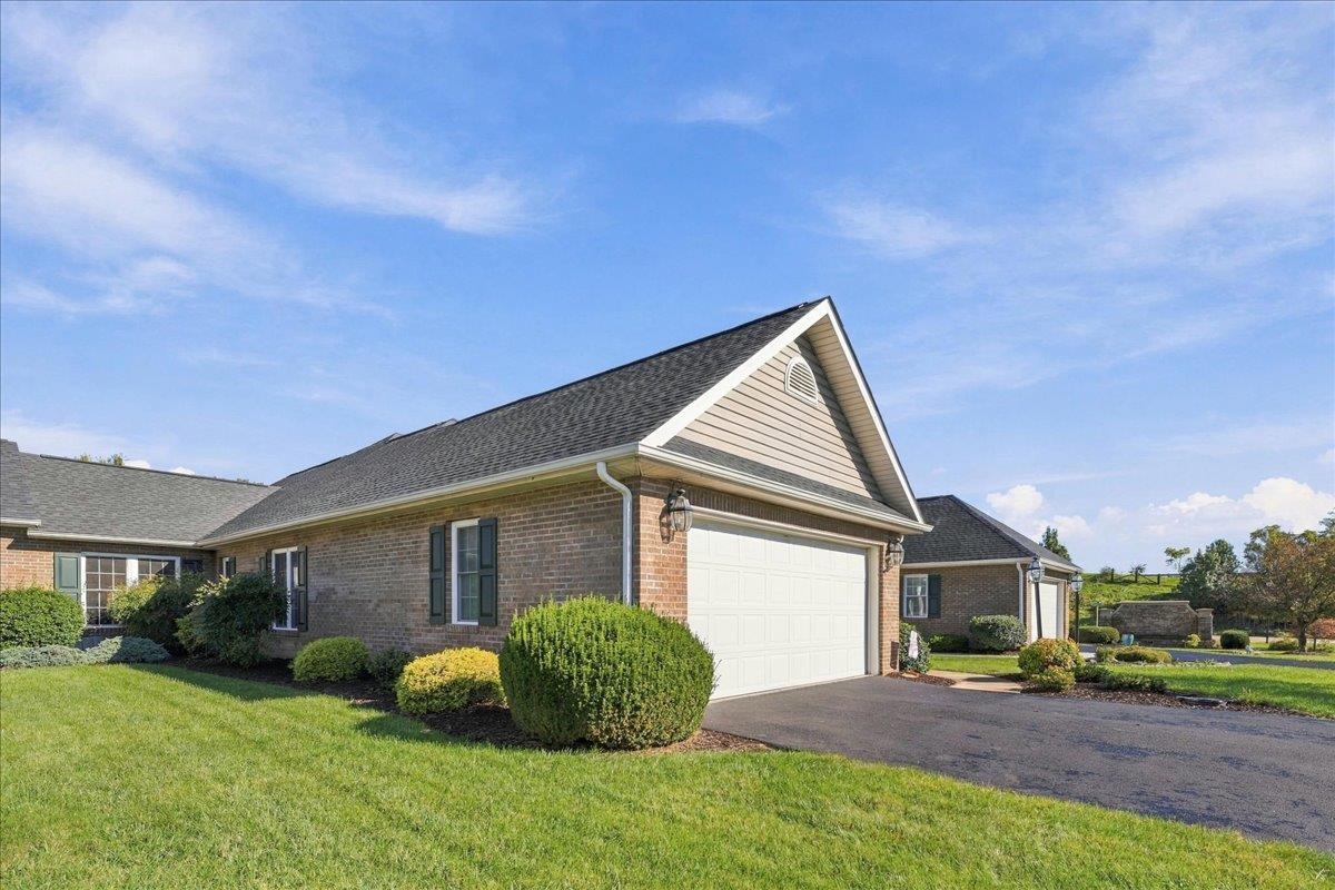 19 SAINT IVES DR, FISHERSVILLE, Virginia 22939, 2 Bedrooms Bedrooms, ,2 BathroomsBathrooms,Residential,Ivy Ridge Townhomes,19 SAINT IVES DR,683017 MLS # 683017 19 SAINT IVES DR, FISHERSVILLE, Virginia 22939, 2 Bedrooms Bedrooms, ,2 BathroomsBathrooms,Residential,Ivy Ridge Townhomes,19 SAINT IVES DR,683017 MLS # 683017