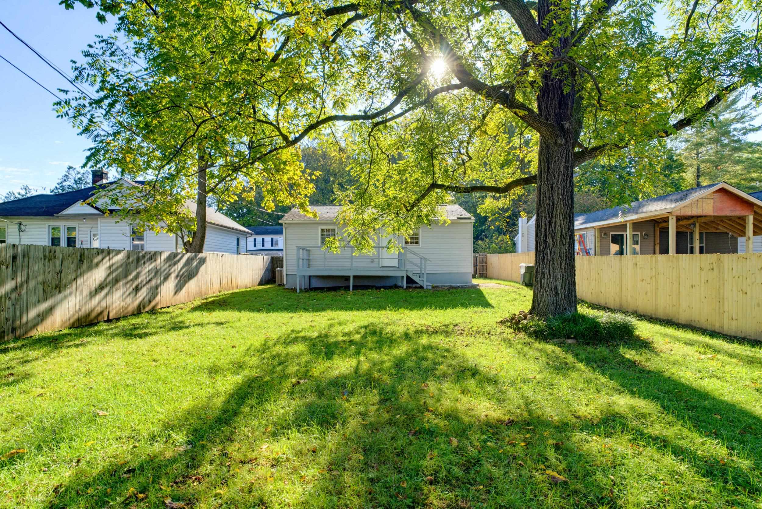 217 S WINCHESTER AVE, WAYNESBORO, Virginia 22980, 2 Bedrooms Bedrooms, ,1 BathroomBathrooms,Residential,217 S WINCHESTER AVE,683029 MLS # 683029 217 S WINCHESTER AVE, WAYNESBORO, Virginia 22980, 2 Bedrooms Bedrooms, ,1 BathroomBathrooms,Residential,217 S WINCHESTER AVE,683029 MLS # 683029