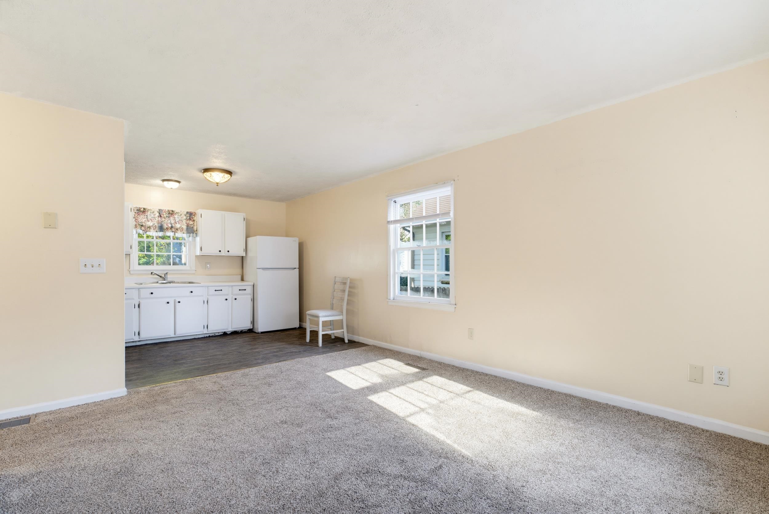 217 S WINCHESTER AVE, WAYNESBORO, Virginia 22980, 2 Bedrooms Bedrooms, ,1 BathroomBathrooms,Residential,217 S WINCHESTER AVE,683029 MLS # 683029 217 S WINCHESTER AVE, WAYNESBORO, Virginia 22980, 2 Bedrooms Bedrooms, ,1 BathroomBathrooms,Residential,217 S WINCHESTER AVE,683029 MLS # 683029