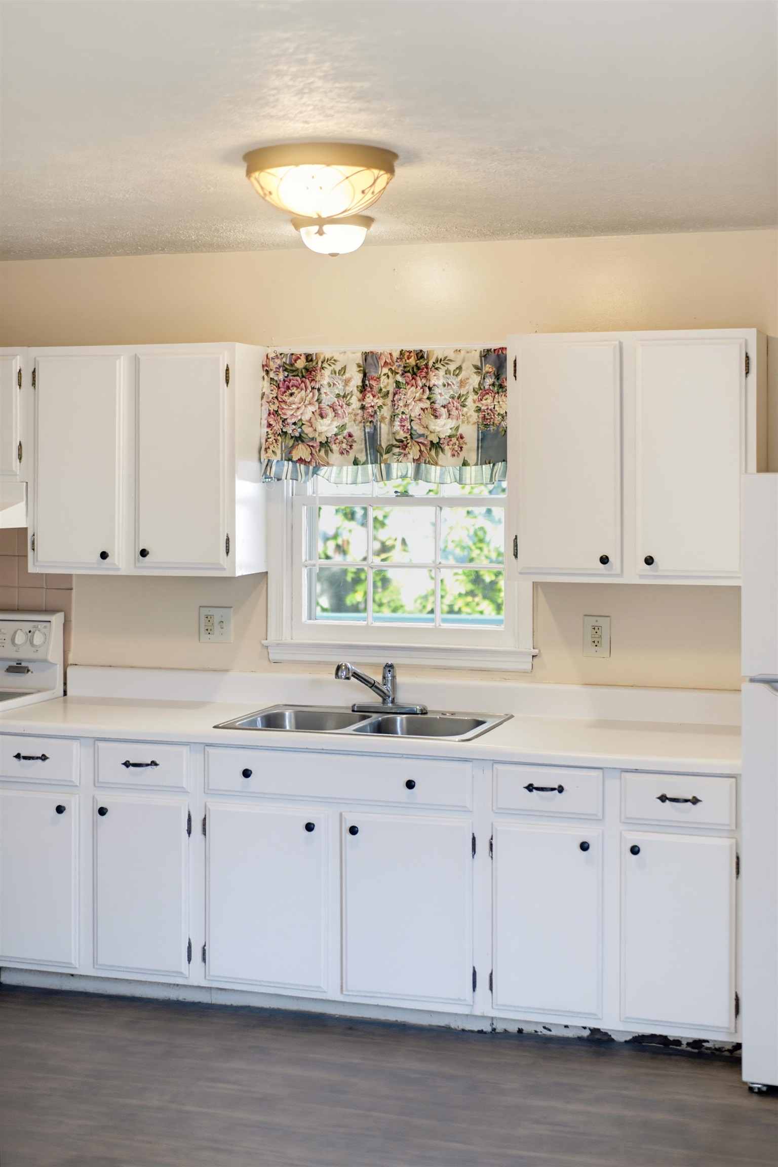 217 S WINCHESTER AVE, WAYNESBORO, Virginia 22980, 2 Bedrooms Bedrooms, ,1 BathroomBathrooms,Residential,217 S WINCHESTER AVE,683029 MLS # 683029 217 S WINCHESTER AVE, WAYNESBORO, Virginia 22980, 2 Bedrooms Bedrooms, ,1 BathroomBathrooms,Residential,217 S WINCHESTER AVE,683029 MLS # 683029