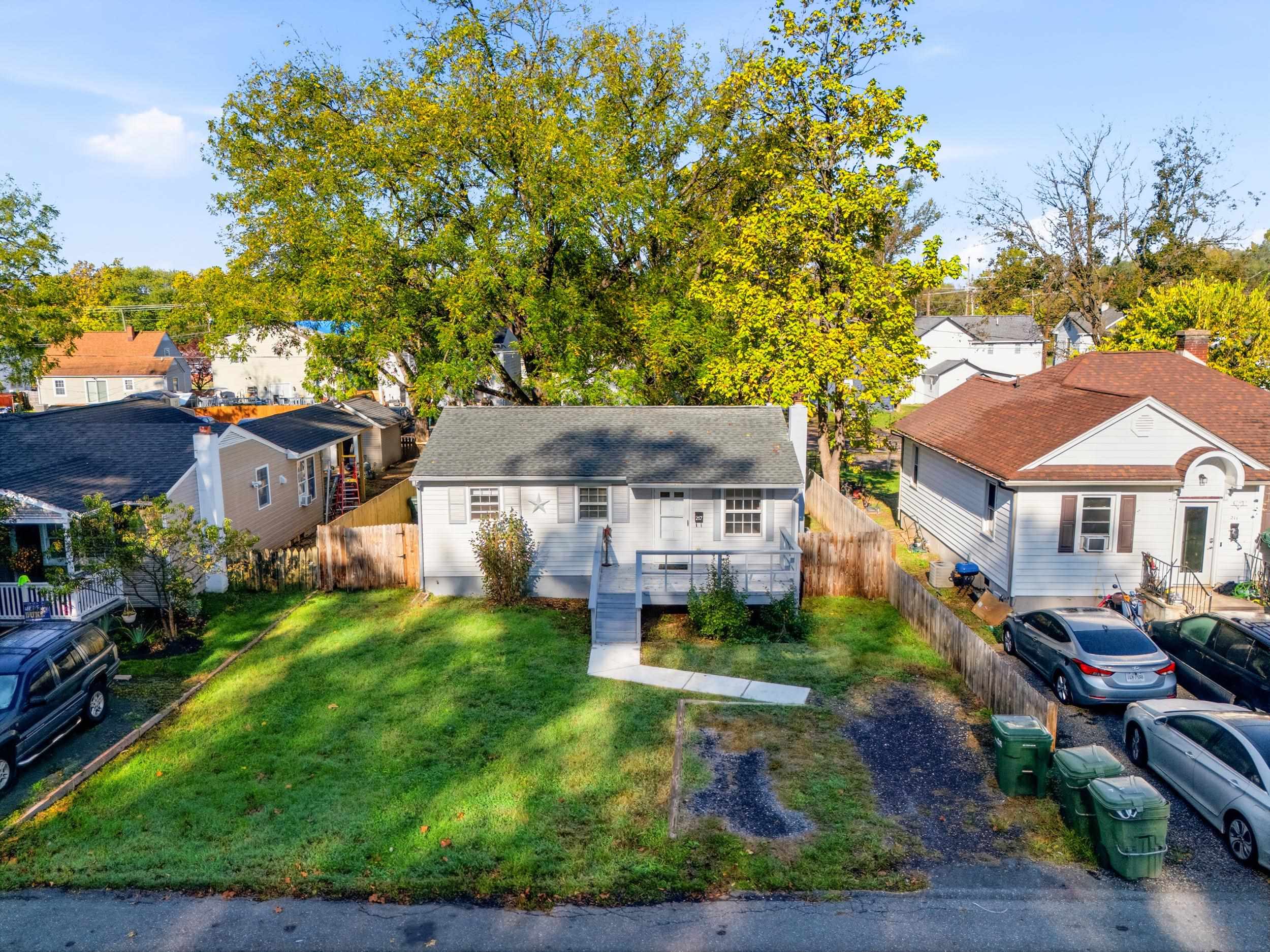 217 S WINCHESTER AVE, WAYNESBORO, Virginia 22980, 2 Bedrooms Bedrooms, ,1 BathroomBathrooms,Residential,217 S WINCHESTER AVE,683029 MLS # 683029 217 S WINCHESTER AVE, WAYNESBORO, Virginia 22980, 2 Bedrooms Bedrooms, ,1 BathroomBathrooms,Residential,217 S WINCHESTER AVE,683029 MLS # 683029