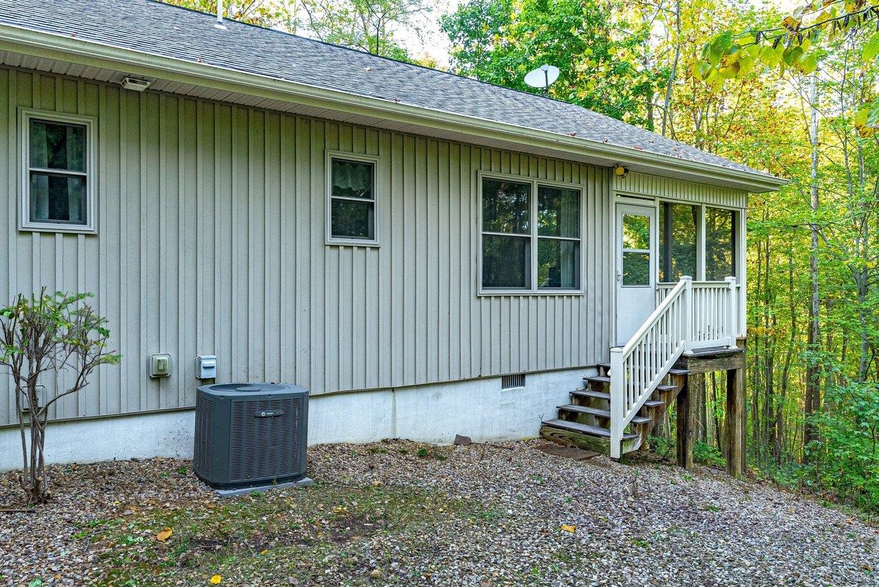 2024 CUTBANK LN, ELKTON, Virginia 22827, 2 Bedrooms Bedrooms, ,2 BathroomsBathrooms,Residential,2024 CUTBANK LN,683034 MLS # 683034 2024 CUTBANK LN, ELKTON, Virginia 22827, 2 Bedrooms Bedrooms, ,2 BathroomsBathrooms,Residential,2024 CUTBANK LN,683034 MLS # 683034