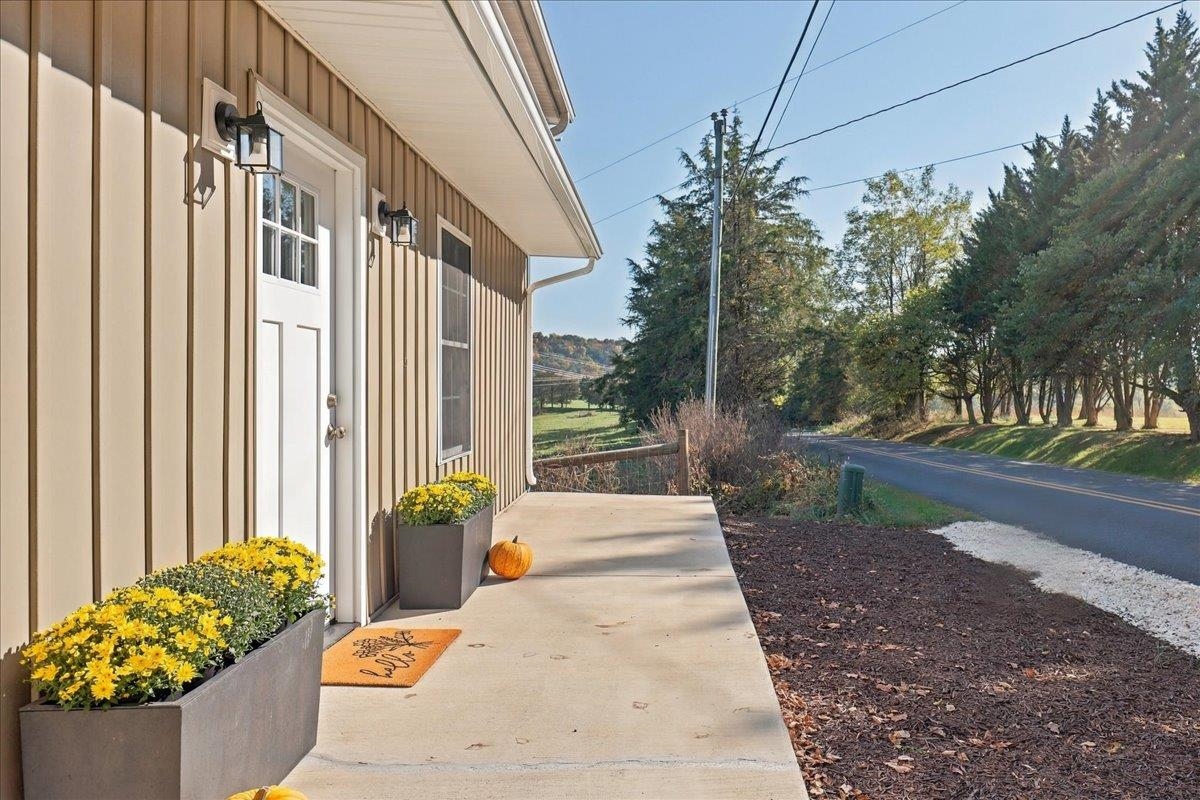 4091 SPRING HILL RD, STAUNTON, Virginia 24401, 3 Bedrooms Bedrooms, ,2 BathroomsBathrooms,Residential,4091 SPRING HILL RD,683037 MLS # 683037 4091 SPRING HILL RD, STAUNTON, Virginia 24401, 3 Bedrooms Bedrooms, ,2 BathroomsBathrooms,Residential,4091 SPRING HILL RD,683037 MLS # 683037