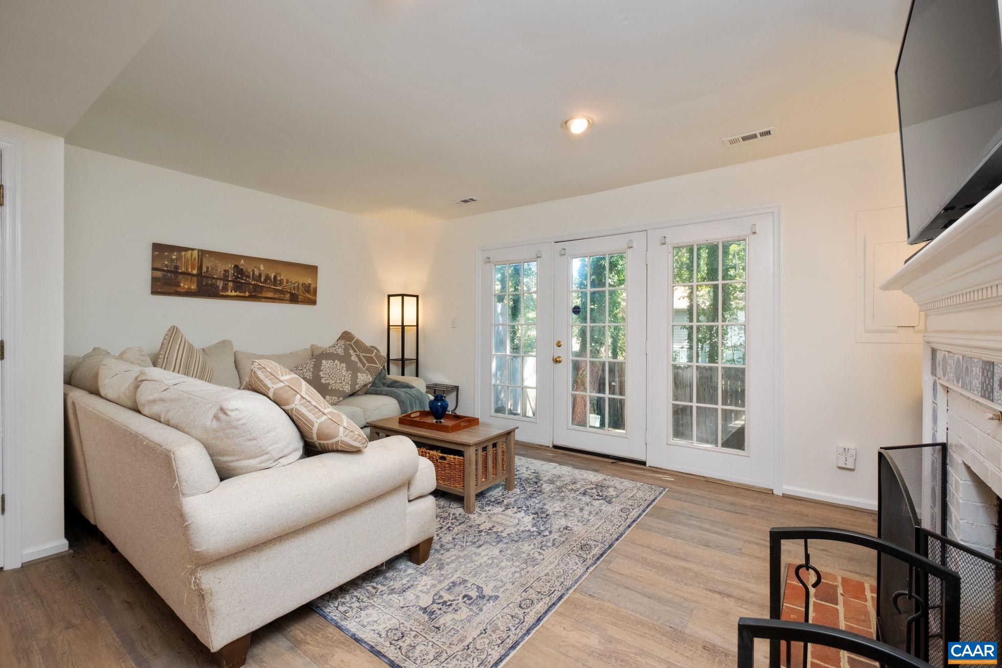 1618 GARDEN CT, CHARLOTTESVILLE, Virginia 22901, 2 Bedrooms Bedrooms, ,2 BathroomsBathrooms,Residential,1618 GARDEN CT,682777 MLS # 682777 1618 GARDEN CT, CHARLOTTESVILLE, Virginia 22901, 2 Bedrooms Bedrooms, ,2 BathroomsBathrooms,Residential,1618 GARDEN CT,682777 MLS # 682777