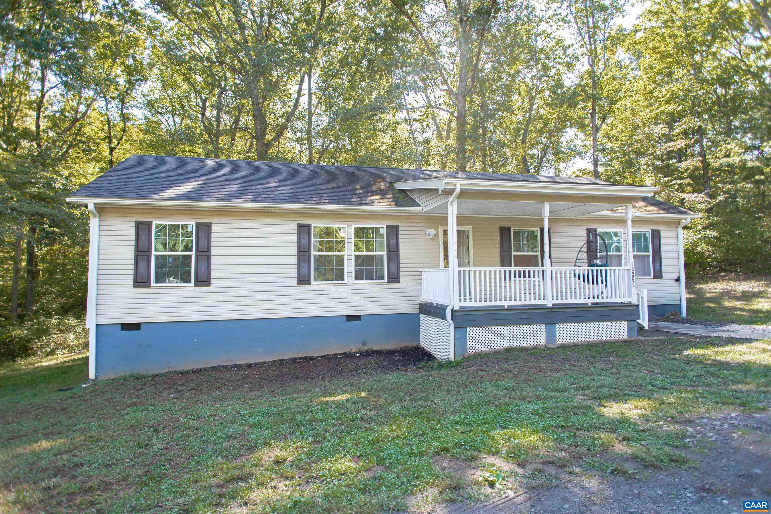 Welcome to 14359 Dickersons Ln!