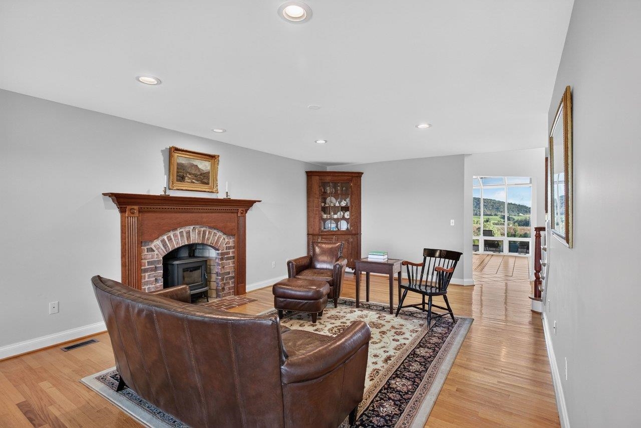 9527 CENTERVILLE RD, BRIDGEWATER, Virginia 22812, 3 Bedrooms Bedrooms, ,4 BathroomsBathrooms,Residential,9527 CENTERVILLE RD,682929 MLS # 682929 9527 CENTERVILLE RD, BRIDGEWATER, Virginia 22812, 3 Bedrooms Bedrooms, ,4 BathroomsBathrooms,Residential,9527 CENTERVILLE RD,682929 MLS # 682929