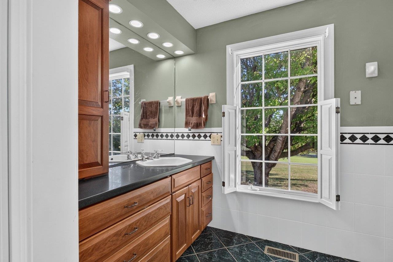 9527 CENTERVILLE RD, BRIDGEWATER, Virginia 22812, 3 Bedrooms Bedrooms, ,4 BathroomsBathrooms,Residential,9527 CENTERVILLE RD,682929 MLS # 682929 9527 CENTERVILLE RD, BRIDGEWATER, Virginia 22812, 3 Bedrooms Bedrooms, ,4 BathroomsBathrooms,Residential,9527 CENTERVILLE RD,682929 MLS # 682929