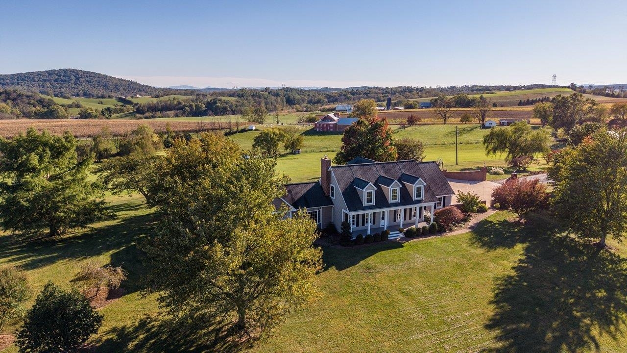 9527 CENTERVILLE RD, BRIDGEWATER, Virginia 22812, 3 Bedrooms Bedrooms, ,4 BathroomsBathrooms,Residential,9527 CENTERVILLE RD,682929 MLS # 682929 9527 CENTERVILLE RD, BRIDGEWATER, Virginia 22812, 3 Bedrooms Bedrooms, ,4 BathroomsBathrooms,Residential,9527 CENTERVILLE RD,682929 MLS # 682929