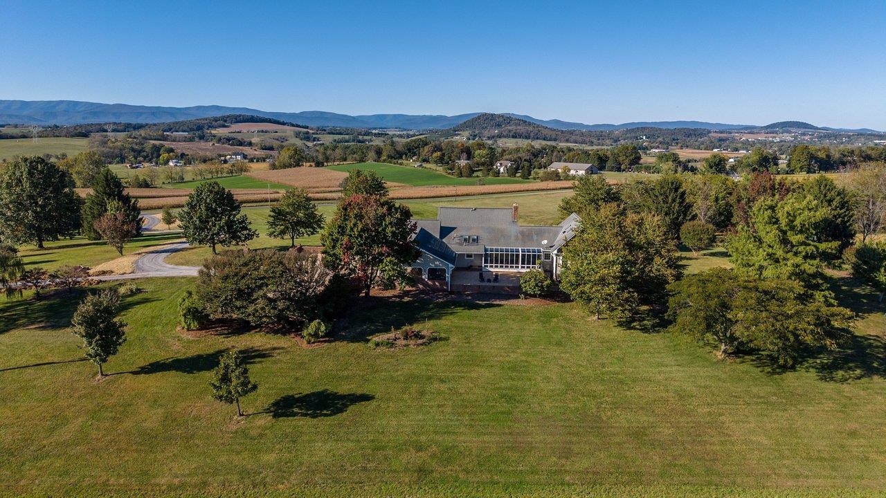 9527 CENTERVILLE RD, BRIDGEWATER, Virginia 22812, 3 Bedrooms Bedrooms, ,4 BathroomsBathrooms,Residential,9527 CENTERVILLE RD,682929 MLS # 682929 9527 CENTERVILLE RD, BRIDGEWATER, Virginia 22812, 3 Bedrooms Bedrooms, ,4 BathroomsBathrooms,Residential,9527 CENTERVILLE RD,682929 MLS # 682929