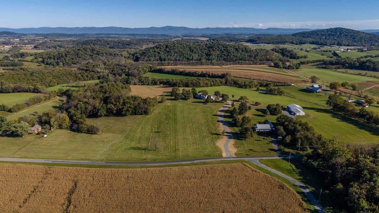 9527 CENTERVILLE RD, BRIDGEWATER, Virginia 22812, 3 Bedrooms Bedrooms, ,4 BathroomsBathrooms,Residential,9527 CENTERVILLE RD,682929 MLS # 682929 9527 CENTERVILLE RD, BRIDGEWATER, Virginia 22812, 3 Bedrooms Bedrooms, ,4 BathroomsBathrooms,Residential,9527 CENTERVILLE RD,682929 MLS # 682929