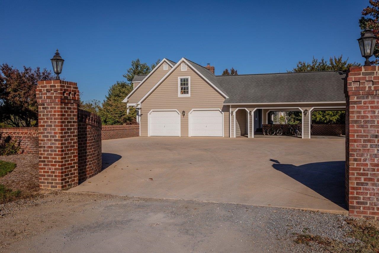 9527 CENTERVILLE RD, BRIDGEWATER, Virginia 22812, 3 Bedrooms Bedrooms, ,4 BathroomsBathrooms,Residential,9527 CENTERVILLE RD,682929 MLS # 682929 9527 CENTERVILLE RD, BRIDGEWATER, Virginia 22812, 3 Bedrooms Bedrooms, ,4 BathroomsBathrooms,Residential,9527 CENTERVILLE RD,682929 MLS # 682929