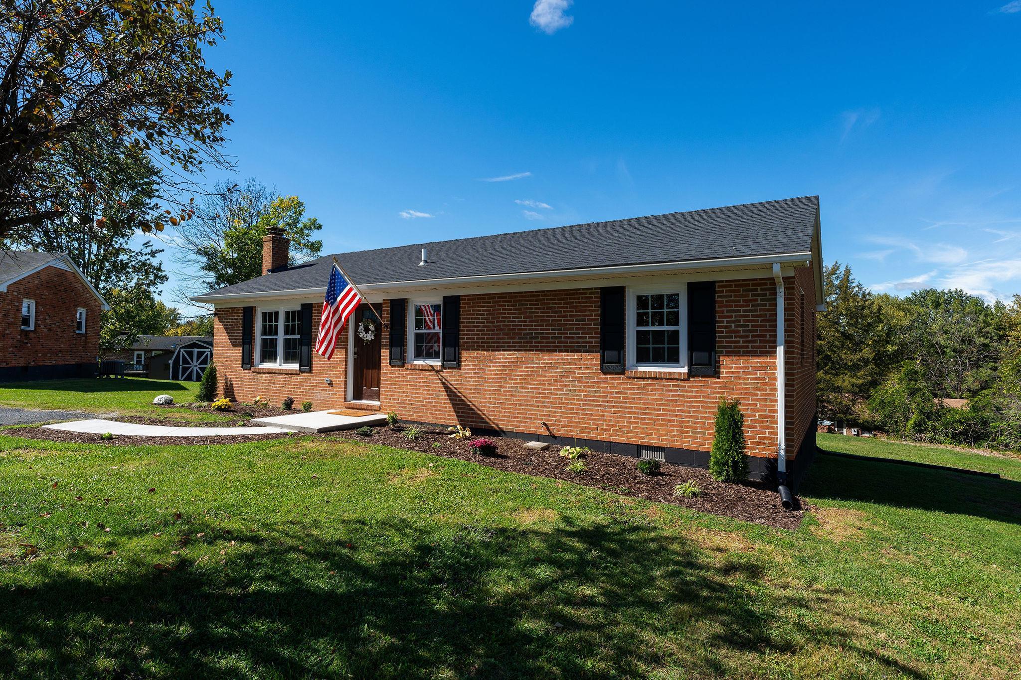 1 SUNDERLIN PL, VERONA, Virginia 24482, 3 Bedrooms Bedrooms, ,1 BathroomBathrooms,Residential,1 SUNDERLIN PL,682939 MLS # 682939 1 SUNDERLIN PL, VERONA, Virginia 24482, 3 Bedrooms Bedrooms, ,1 BathroomBathrooms,Residential,1 SUNDERLIN PL,682939 MLS # 682939