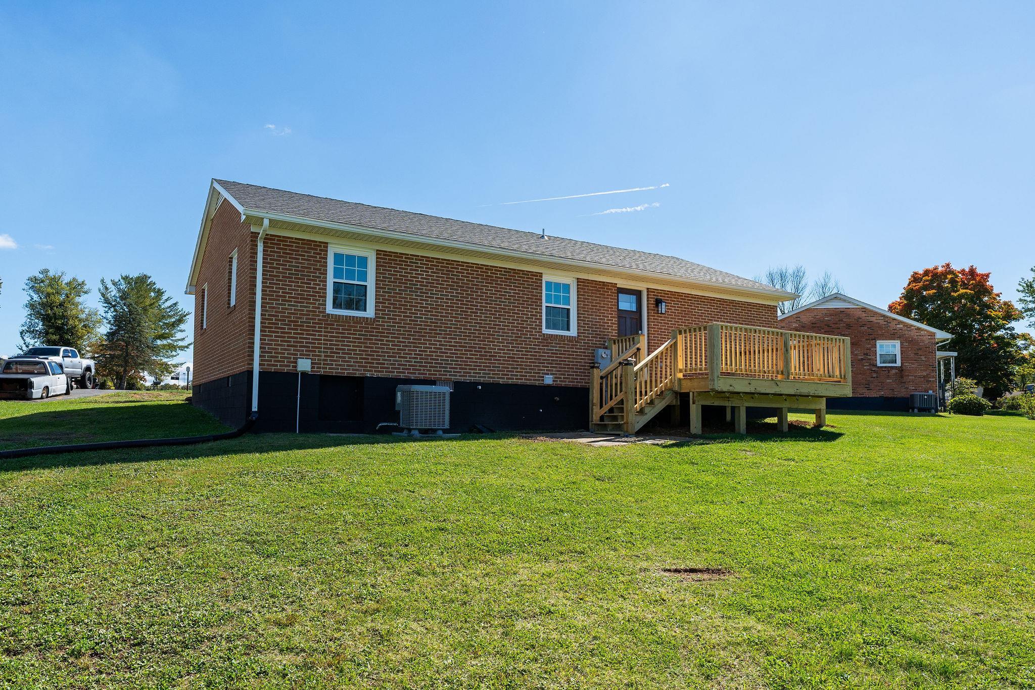 1 SUNDERLIN PL, VERONA, Virginia 24482, 3 Bedrooms Bedrooms, ,1 BathroomBathrooms,Residential,1 SUNDERLIN PL,682939 MLS # 682939 1 SUNDERLIN PL, VERONA, Virginia 24482, 3 Bedrooms Bedrooms, ,1 BathroomBathrooms,Residential,1 SUNDERLIN PL,682939 MLS # 682939